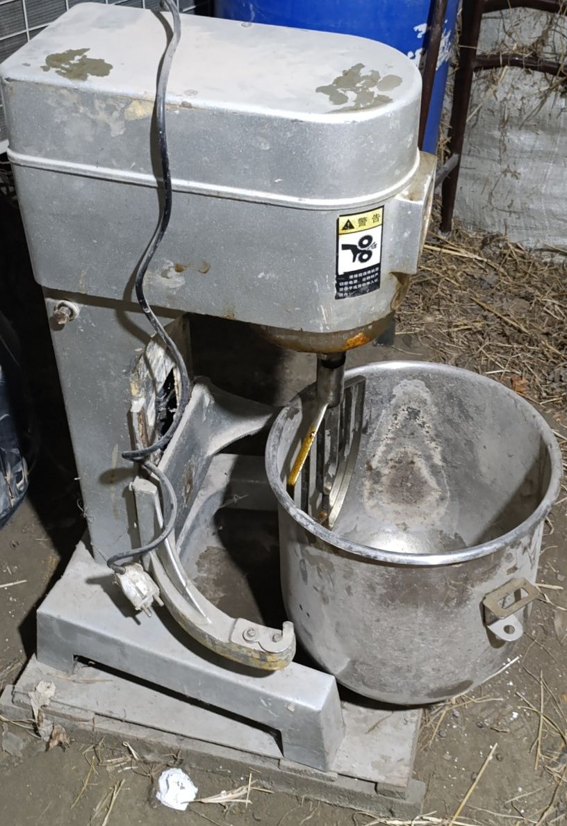 Кондитерски Мешалка 10 kg