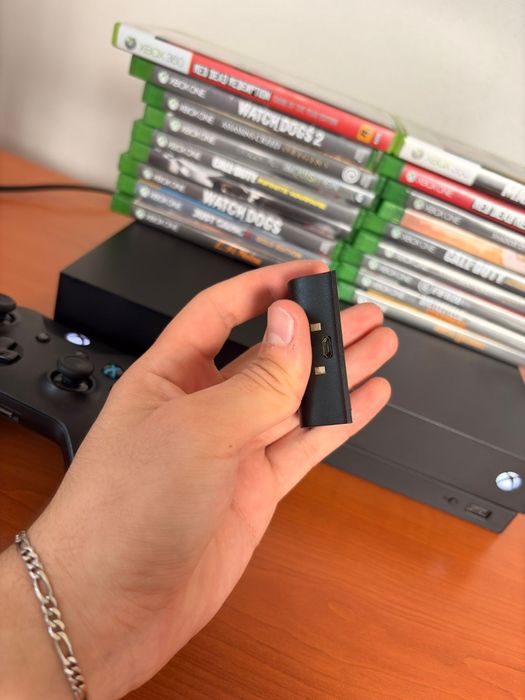 Xbox One X cu 18 jocuri