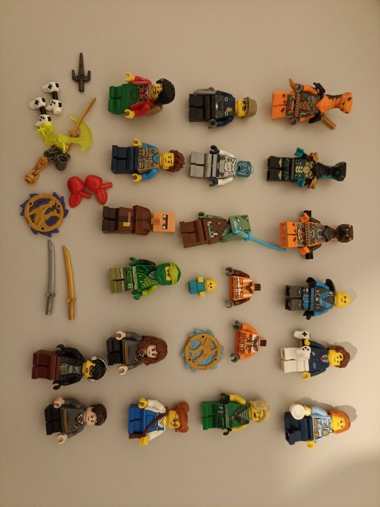 Figurine Lego 17 bucati + accesorii