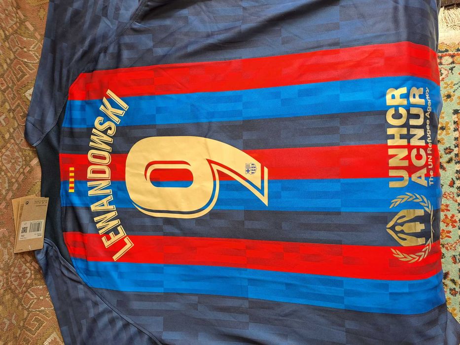 Vand tricou ORIGINAL, NOU, R. Lewandowski Barcelona