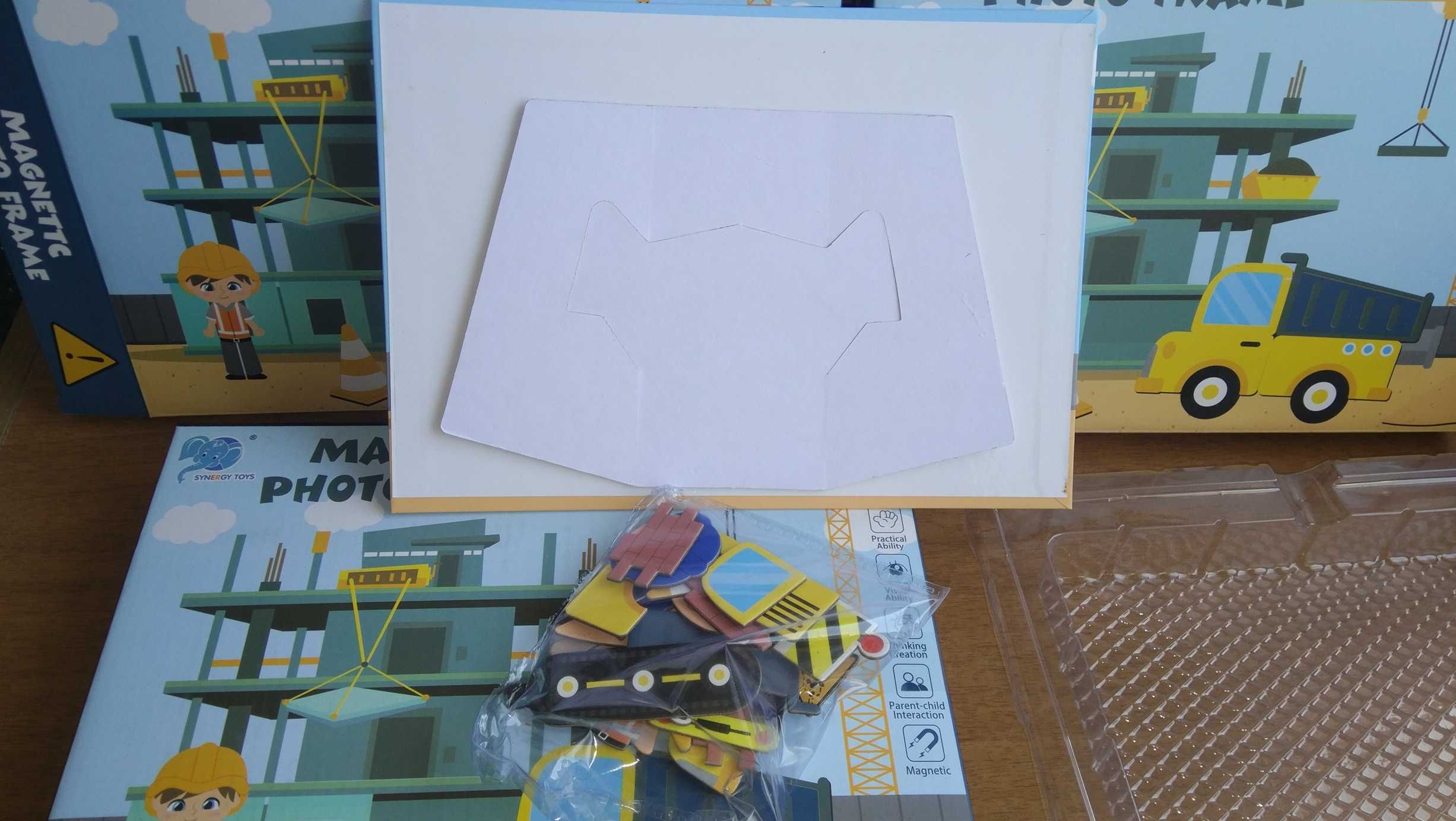 Комплект с магнити за момчета под формата на страници за разгъване