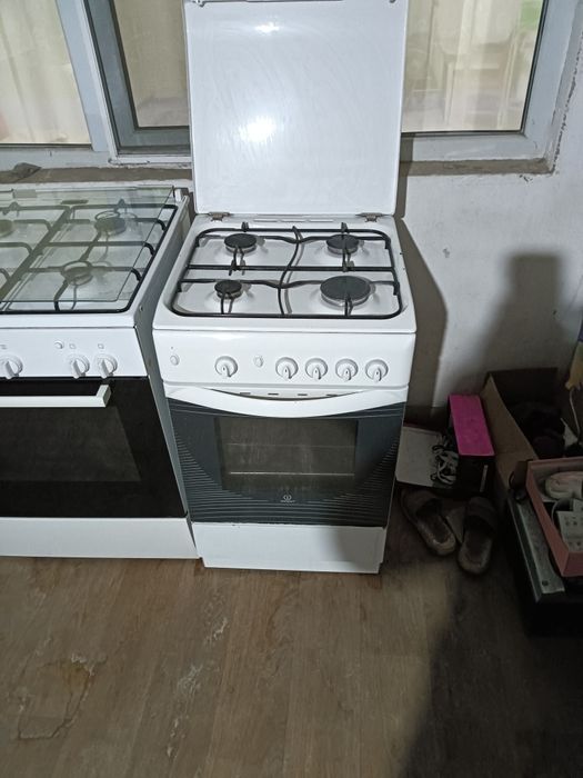 Продам газ плиту