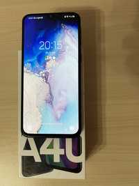 Samsung A40.