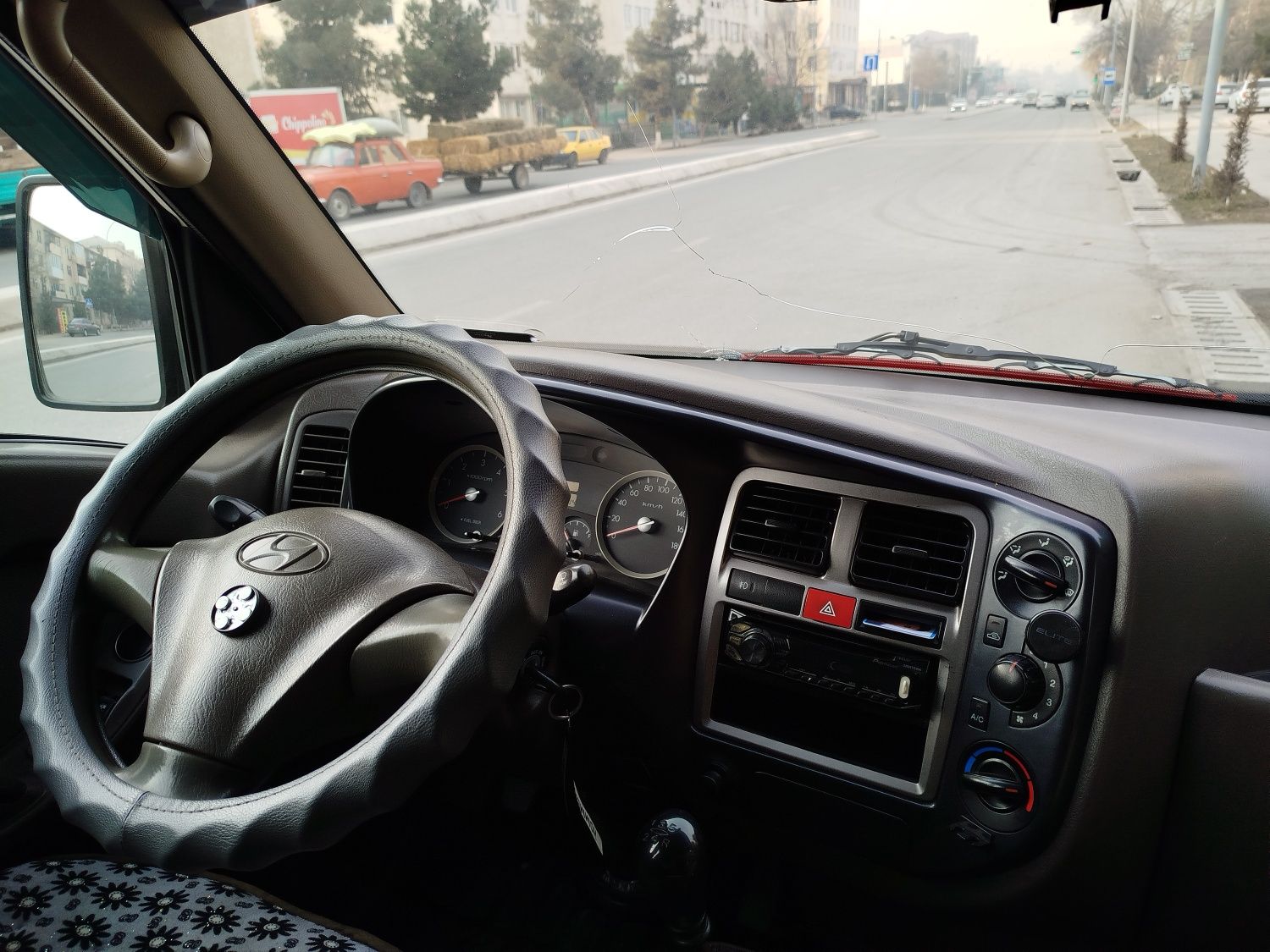 Hyundai Porter сотилади.