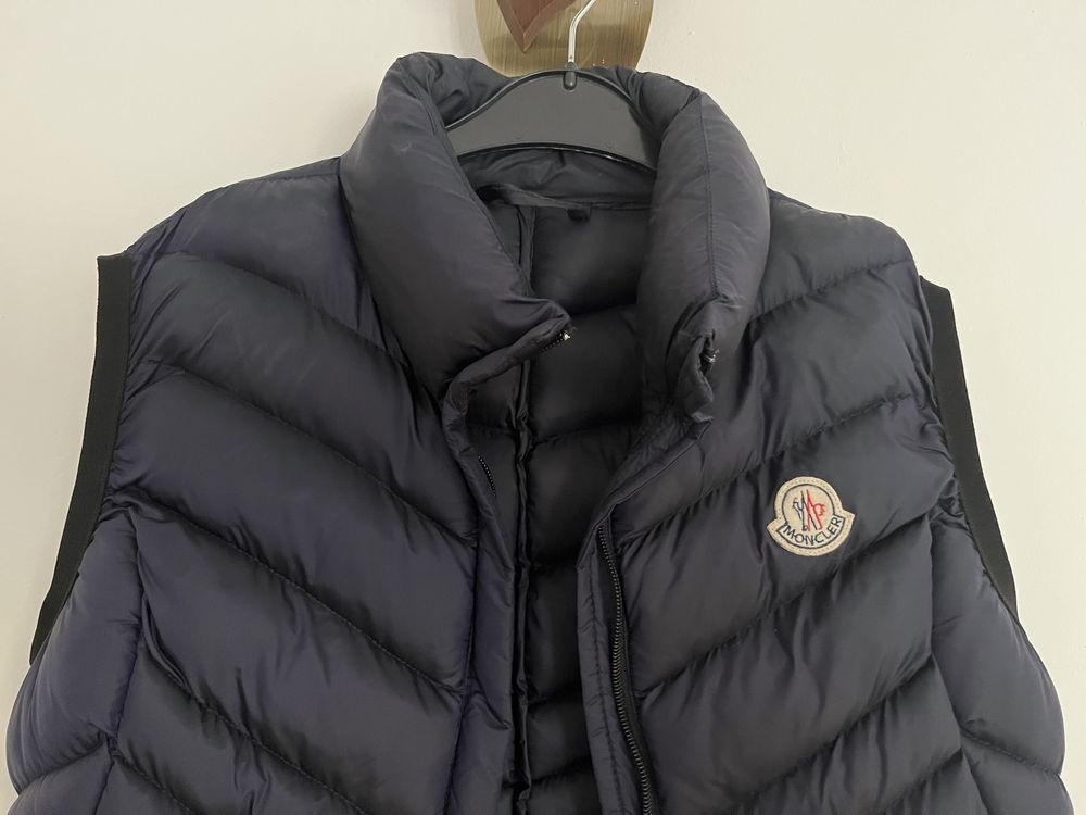 vesta Moncler marimea S