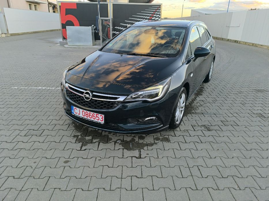 Se vinde Opel Astra K automat.