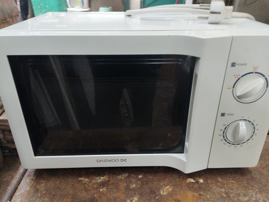 Vând cuptor cu microunde 20l