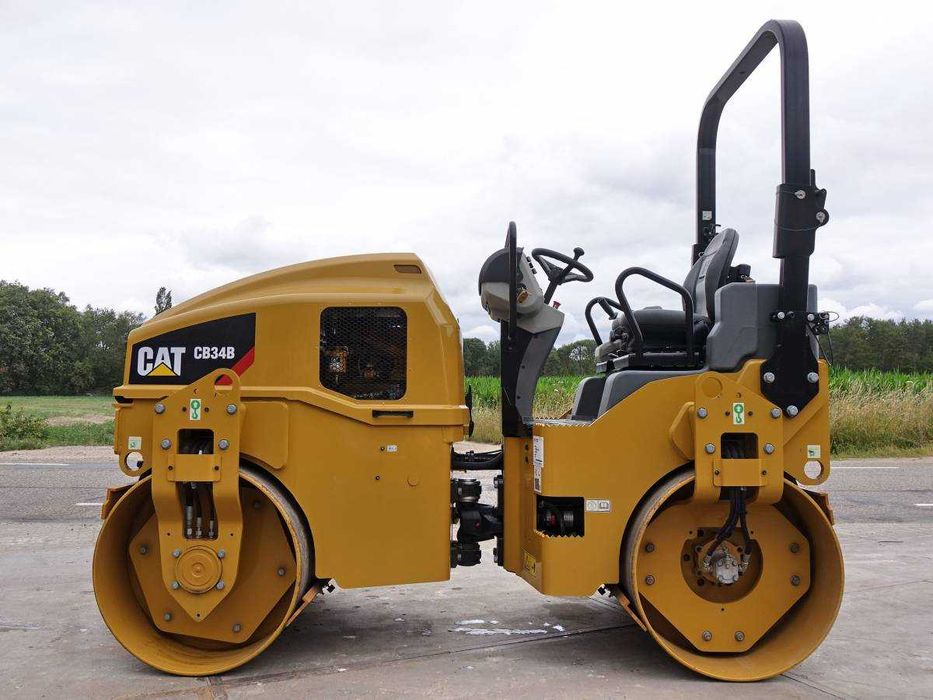 Tandem vibratsion katok Сat CB 34B