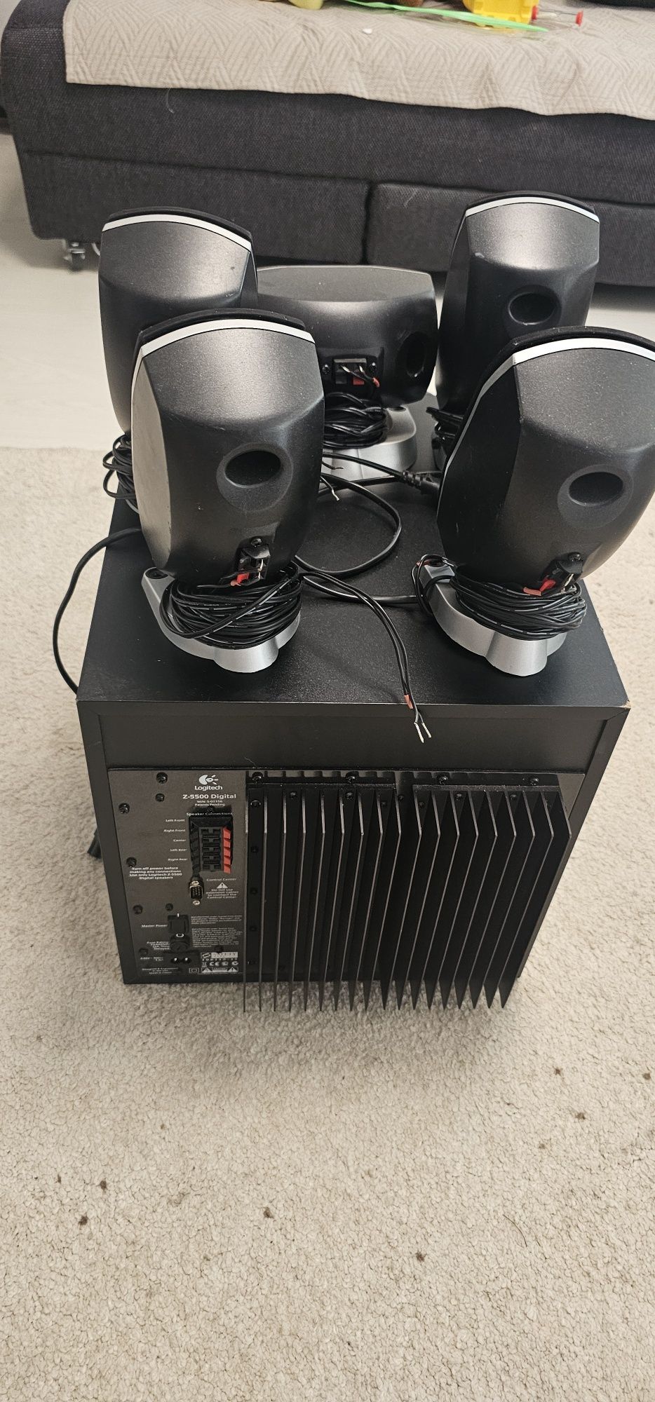 Legendarul Z 5500 de la Logitech