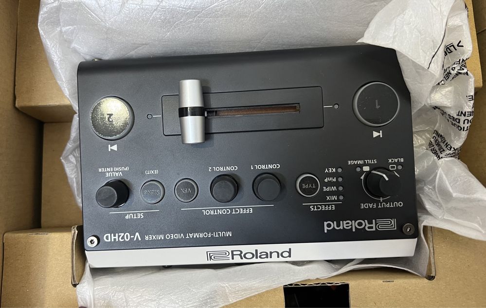 Mixer Roland V-02HD Nou