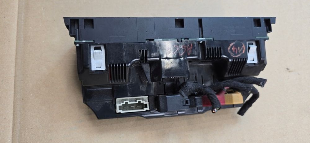 Audi a6 c6 4f панел климатик