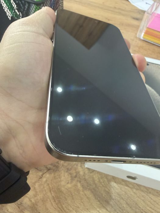 Срочно продам айфон 15 про мах 256 ,батарея 83%