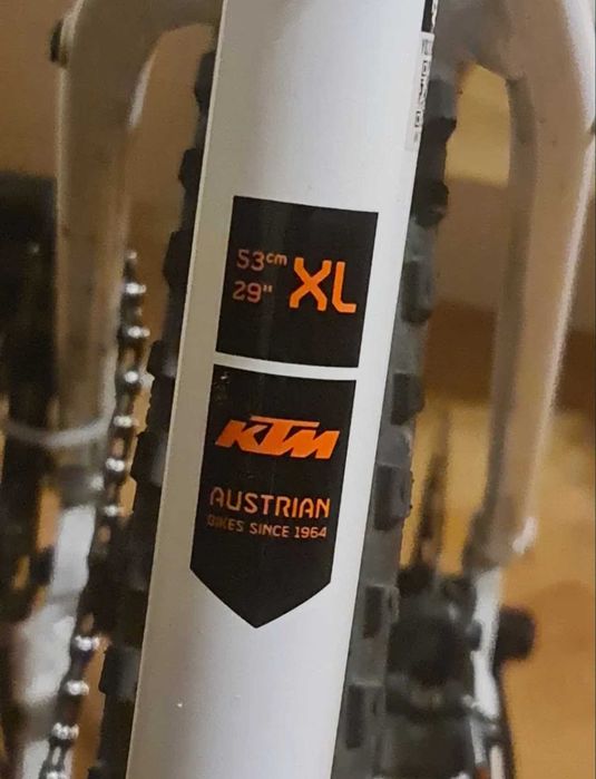 Bicicleta Mountain Bike pentru barbati KTM Peak XT 29 Alb