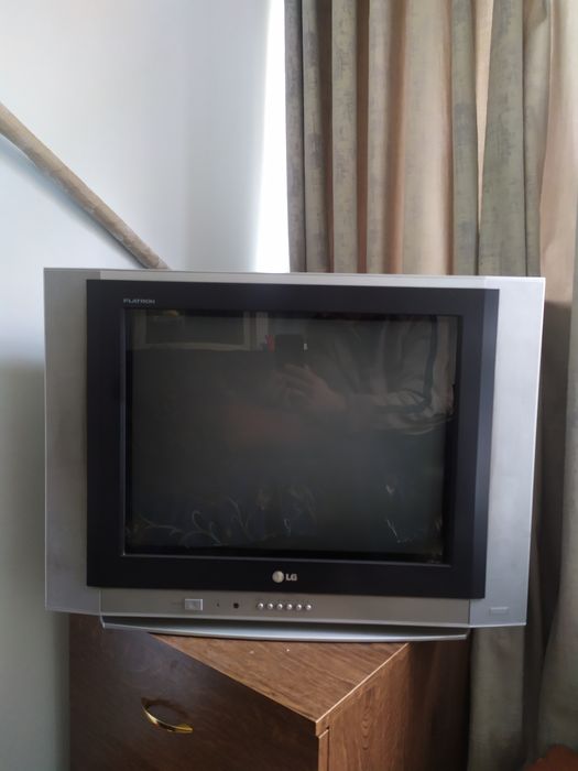 Телевизор LG модел 21FX5R6