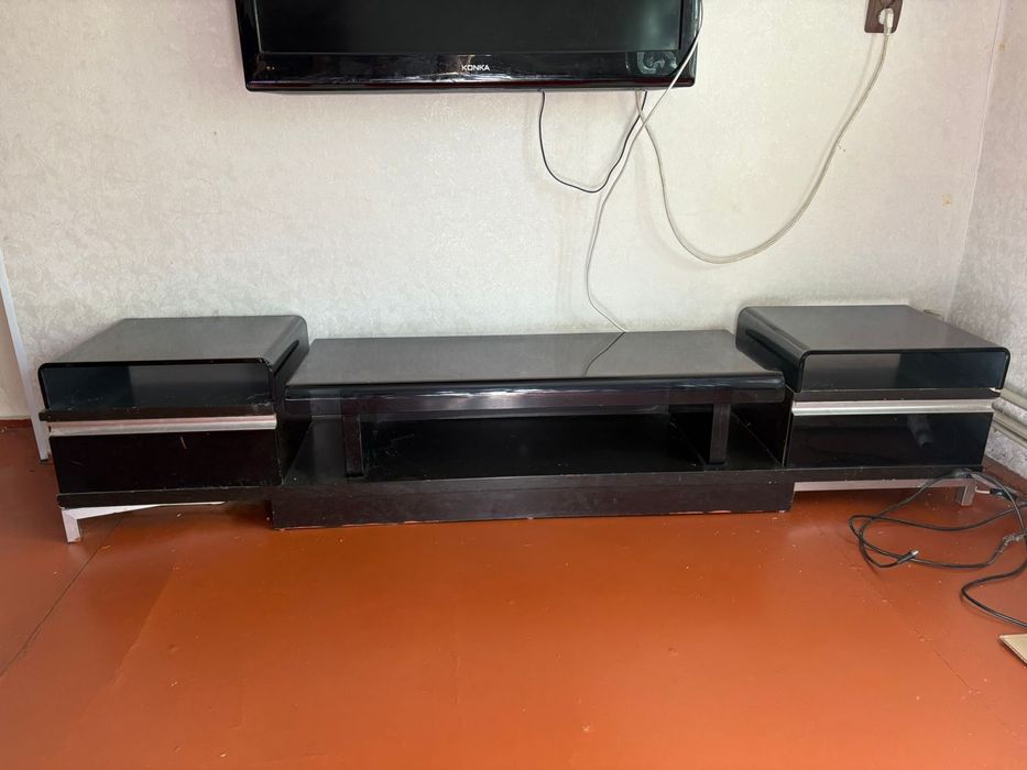 Тумба под теллевизор 10.000