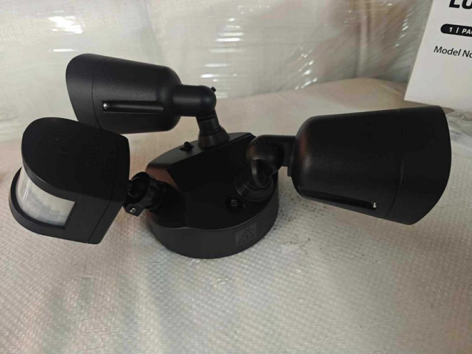 Външна LED лампа с датчик за движение – сигурна светлина