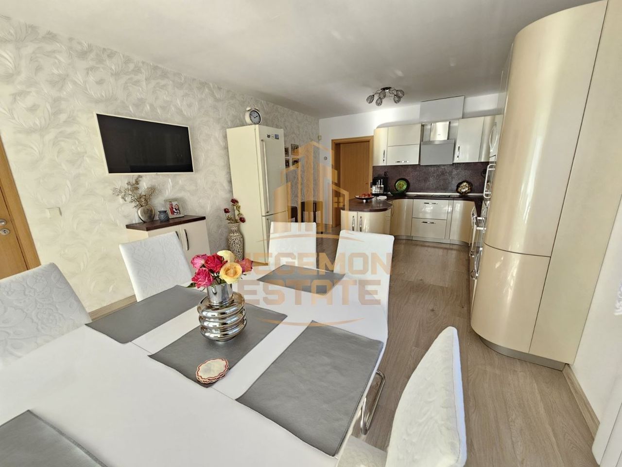 Продава се Къща в с. Соколово, Област Добрич - 128 кв.м за 1993 €/кв.м - Снимка #3