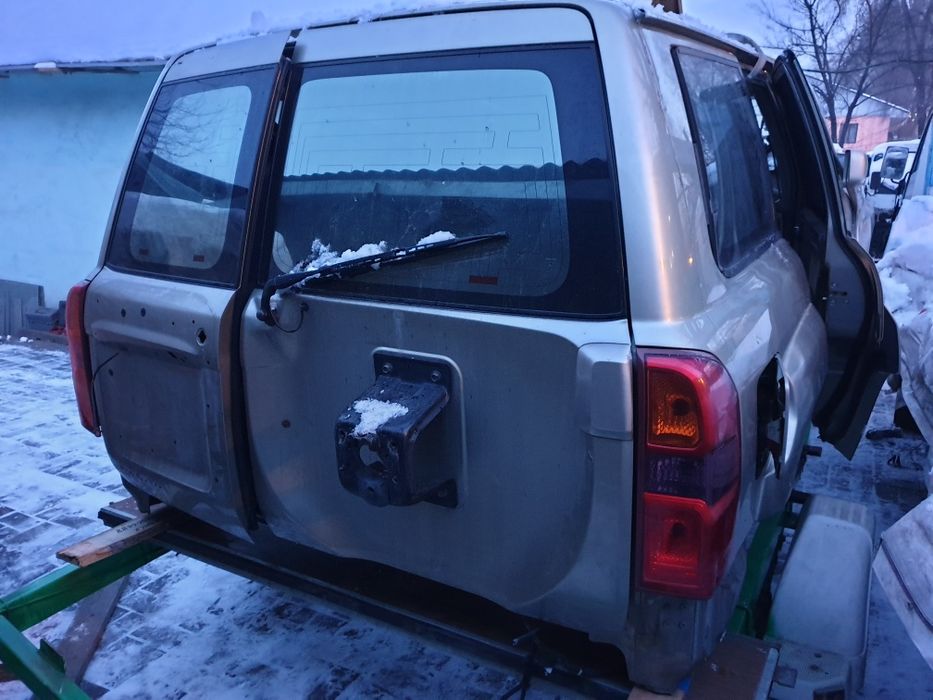 Запчасти по кузову Nissan patrol 61
