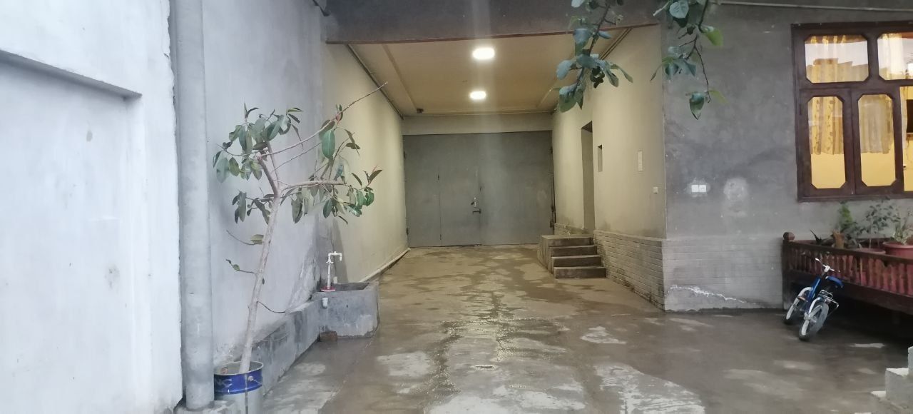 Tayyor uy sotiladi 8 sotix 10 xona