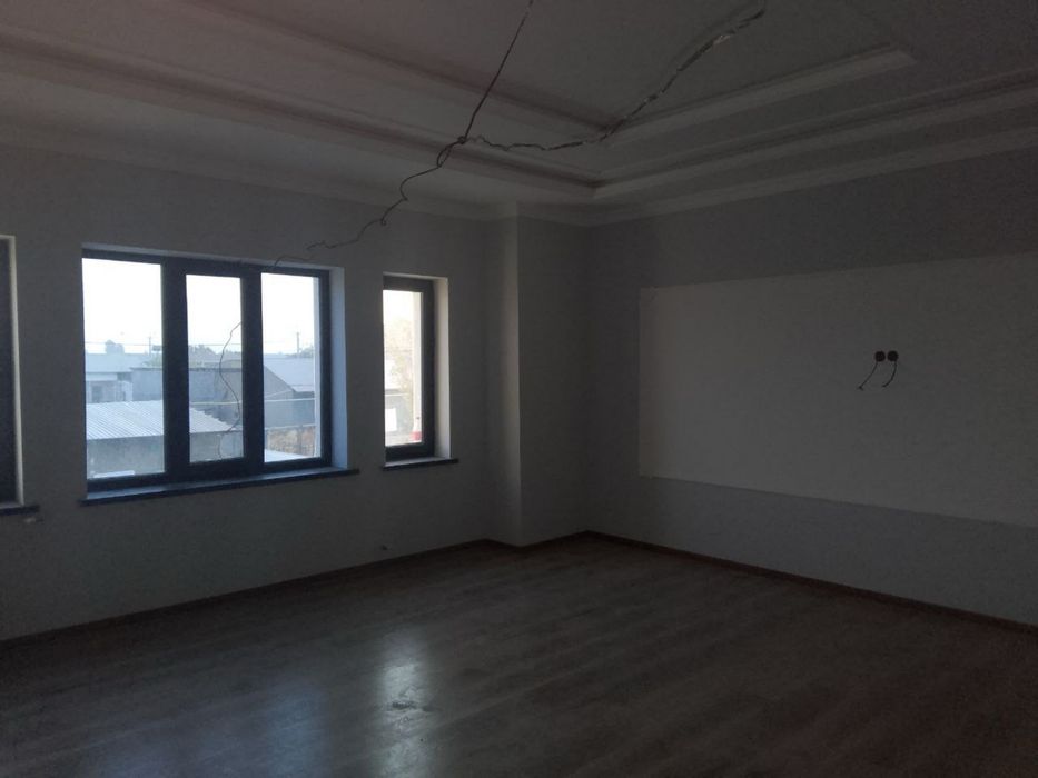 Срочно продается 7 комнатная участка 3 сот