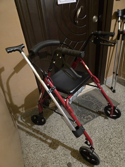 Проходилка  ролатор