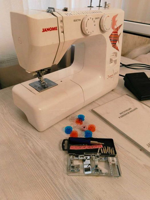 Продаю швейную машину JANOME
