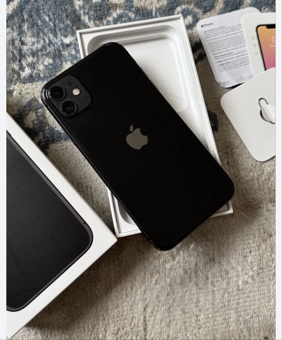 Продам Айфон 11