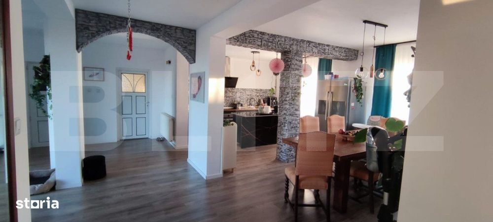 Casa cu 7 camere, 405 mp, in zona Decebal