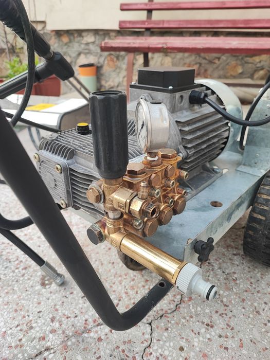 Aparat de spălat cu presiune trifazic 200 bar