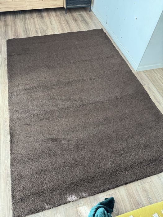 Covor maro închis, 300x200 cm, foarte pufos – stare excelentă