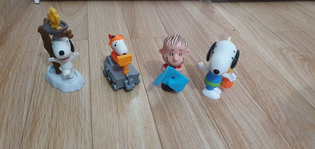 Jucarii/figurine Mcdonalds, Snoopy, Charlie Brown