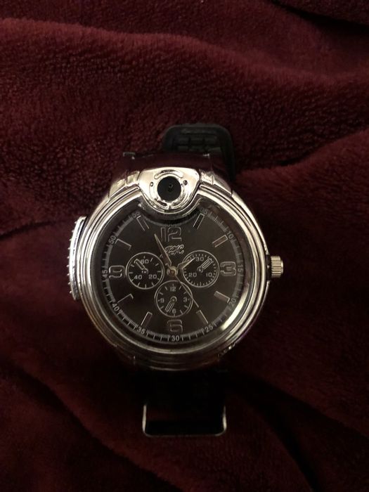 Ceas de mana cu bricheta