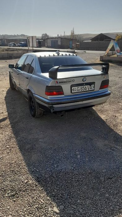Bmw e36 m318 avtomobili