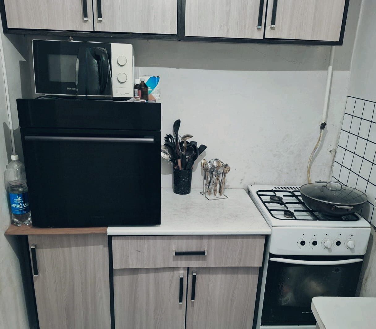 Продаю срочно дом таскала3,вдоль дороги,асфальт улица освещенная,в