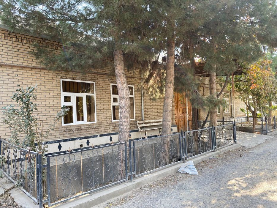 Жондор райцентрда ховли срочно сотилади нархини келишамиз