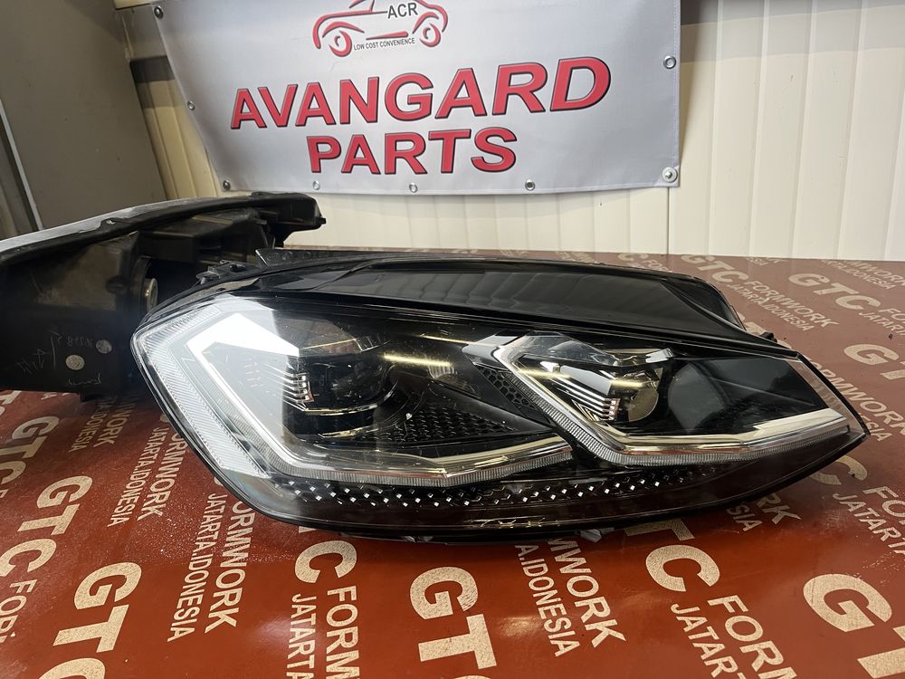 4 броя Фар VW Golf 7 Full LED