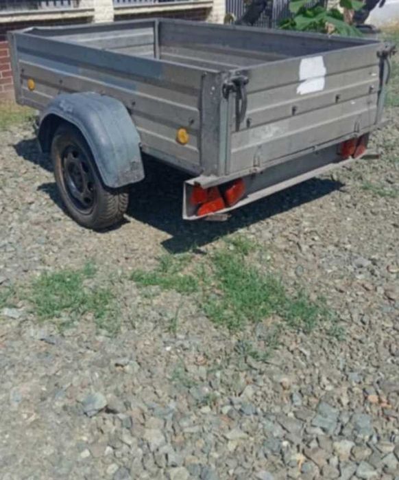 Vând remorcuță în stare bună