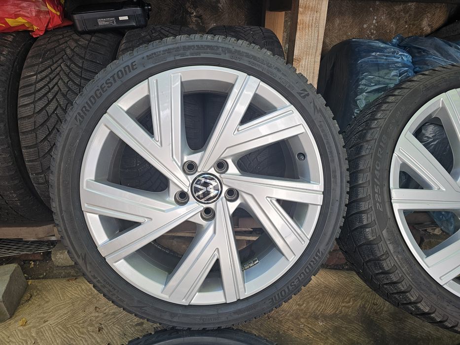 Jante aliaj 18" Volkswagen/Skoda Octavia cu anvelope iarna 225 40 18