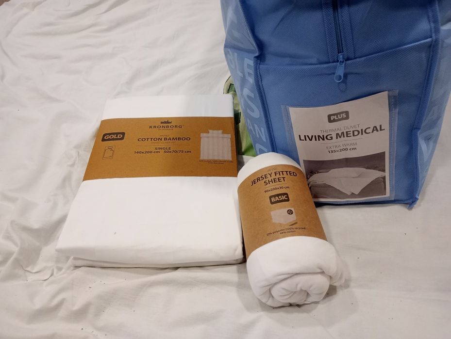 Чисто нов единичен спален комплект със дебела зимна завивка от Jysk