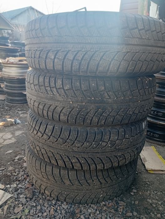 Продам комплект шин 215/65 r16.