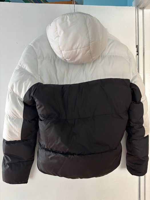 Продавам пролетно яке размер М