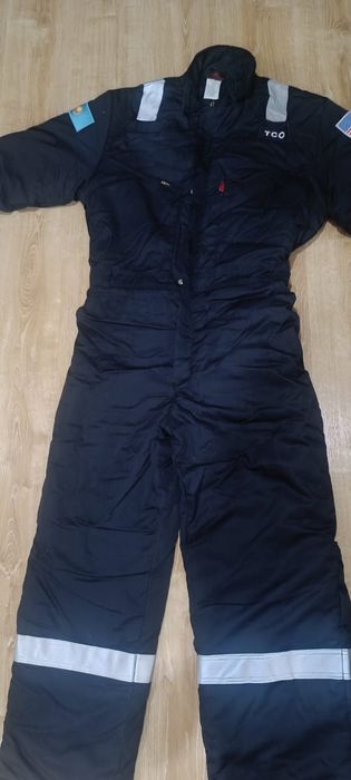 Продам  рабочий зимний комбинезон