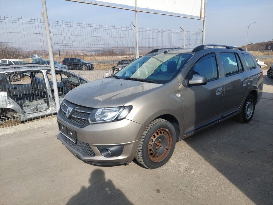 Dezmembram Dacia Logan MCV, an 2014, motor 0.9 tce