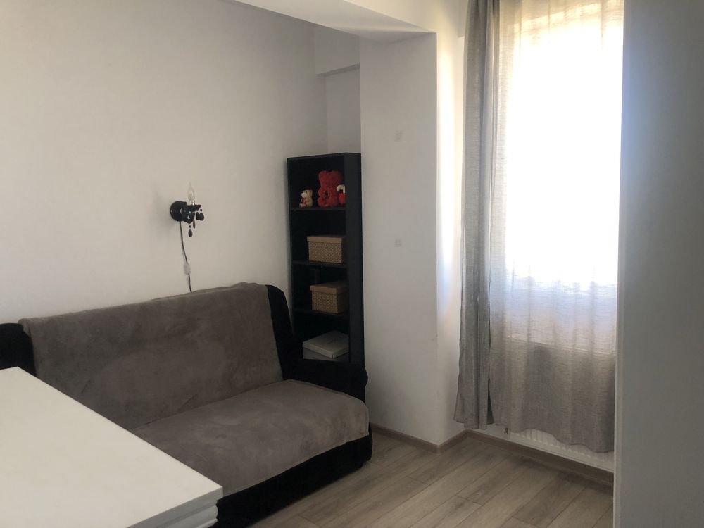 Apartament 2 camere decomandat de vanzare