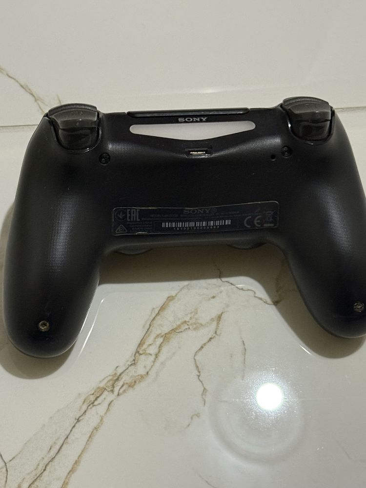 Dualshok 4 контролер