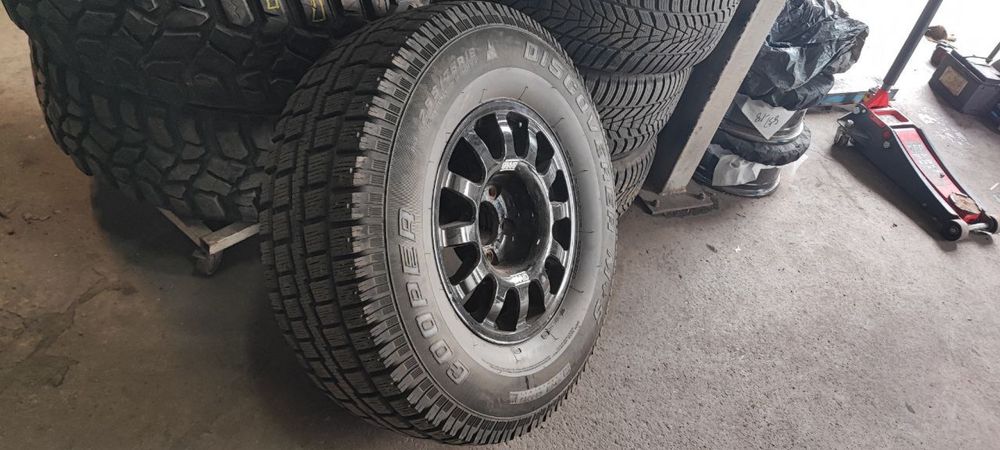 Джанти с гуми BRAID 265/75R16