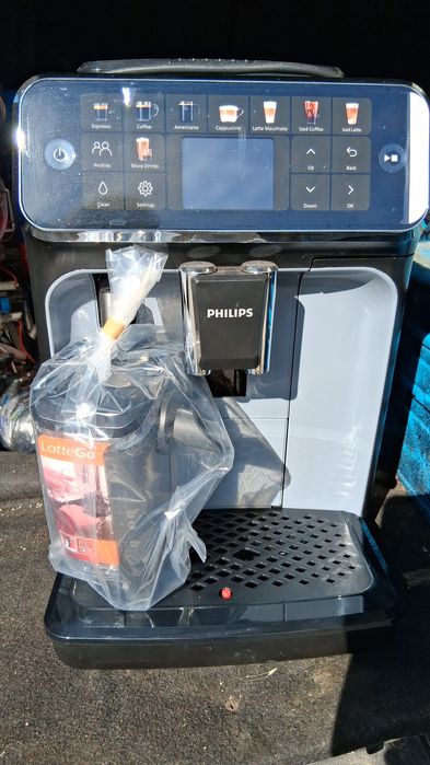 Expresor Philips EP5500 cu cana de lapte