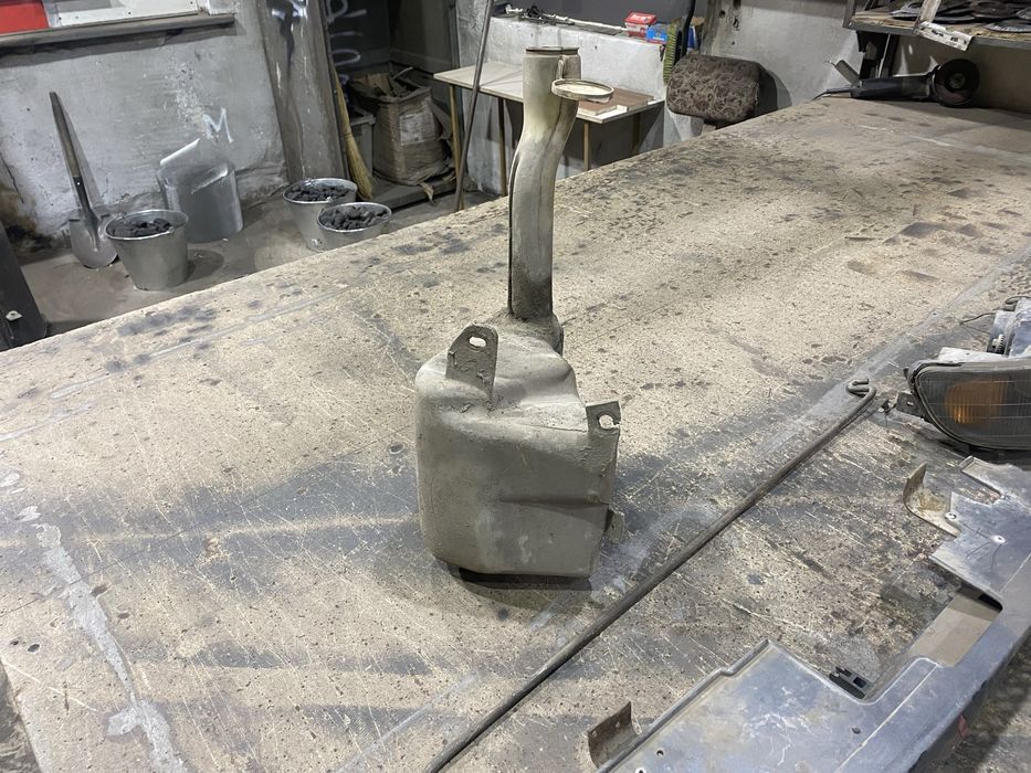 Бочок омывателя лобового стекла