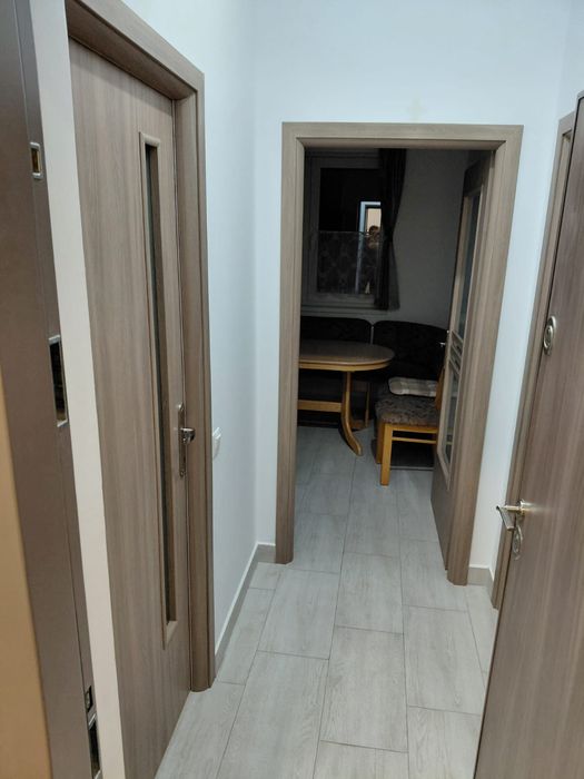 Garsonieră mobilată, cu balcon, încălzire în pardoseala și loc de parc