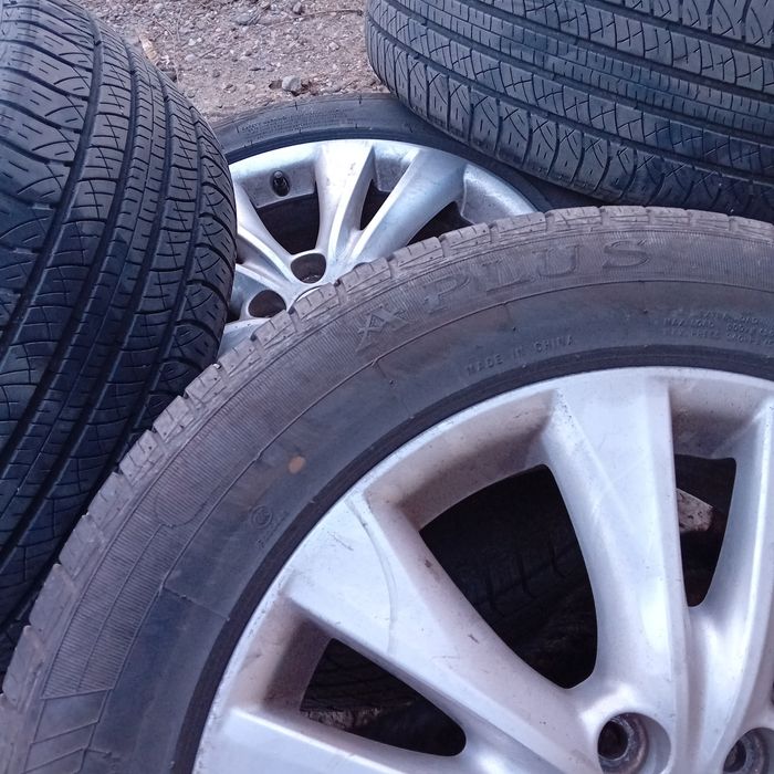 Vând  urgent 3 roți echipate cu cauciucuri de vară